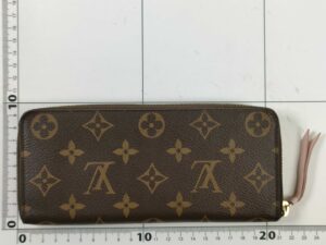 af326c85-c8bf-4618-be2f-8ac513cef8d6 Clemence Wallet Monogram Canvas (pari al nuovo)